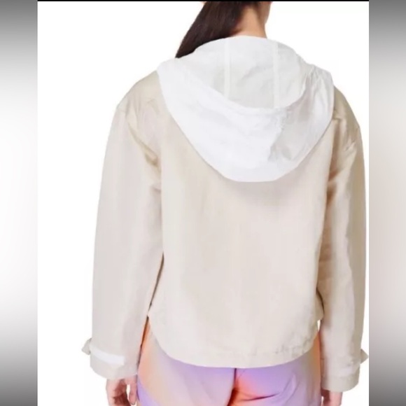 NEW! Sweaty Betty Nomad Color block Hooded Pullover Jacket. White/Tan. Size S - Picture 2 of 10
